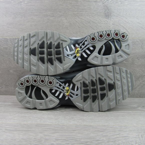 Nike Air Max Plus TN Grey Black Running Shoes - Picture 8 of 8